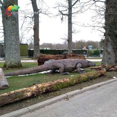 Gerçekçi Animatronik Komodo Ejderhası Dinamik Hareket ve Doğal Habitat Detayları