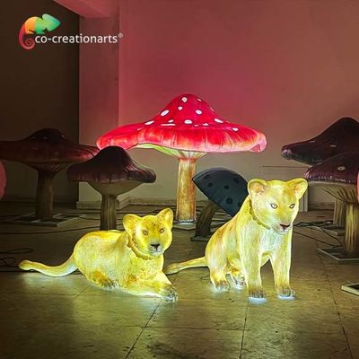İyi bir fiyat. Light Up Yaşam Boyu Fiberglas Hayvanlar Fiberglas Aslan Heykeli Peyzaj Süslemeleri çevrimiçi