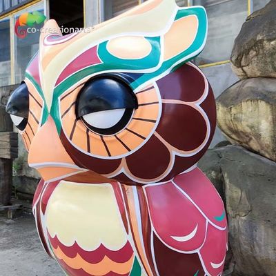 İyi bir fiyat. yüksek mukavemetli canlı ses Fiberglas Hayvan Heykelleri Aydınlatma Animatronik Baykuş çevrimiçi
